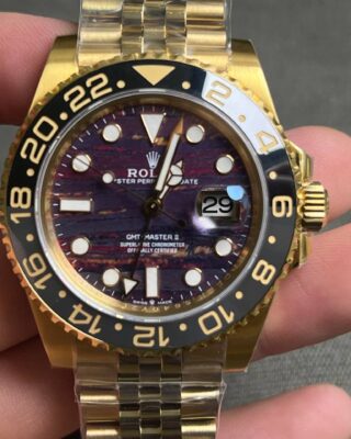 Superclone GMT-Master II 126718GRNR Tiger Iron Dial Angle Detail