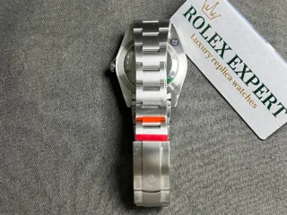 Superclone Oyster Perpetual 277200 Pistachio Dial Angle Detail