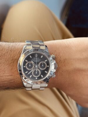 Daytona white gold black dial on wrist