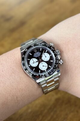 Daytona Le Mans on wrist review image