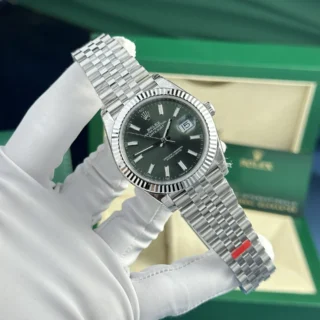 Superclone Datejust Green Dial 126334 Jubilee Close-Up Focus