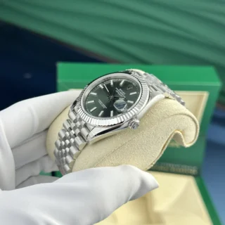 Superclone Datejust Green Dial 126334 Jubilee Profile Shot