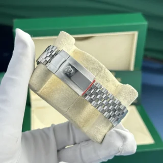 Superclone Datejust Green Dial 126334 Jubilee Visual Detail