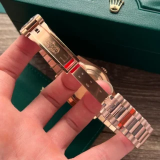 Day-Date Chocolate Dial Fluted Bezel Rose Gold Presidential Bracelet