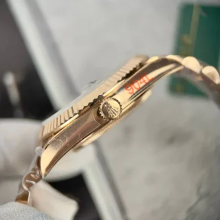 Day-Date. Olive Dial Fluted Bezel Rose Gold Presidential Bracelet
