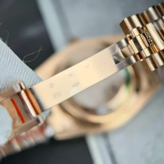 Day-Date. Olive Dial Fluted Bezel Rose Gold Presidential Bracelet