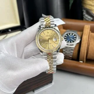 Alternative view of Rolex Datejust Champagne Dial 126333-0010 41 mm
