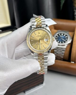 Alternative view of Rolex Datejust Champagne Dial 126333-0010 41 mm