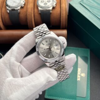 Rolex Datejust Silver Dial 126334-0004 41 mm - Image 4