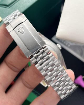 Rolex Datejust Black Dial 126334-0018 41 mm - Image 8