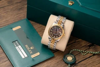 Datejus Black Pearl Dial Fluted Bezel Two Toned Jubilee Bracelet