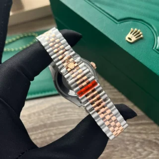 Datejust Pearl Dial Fluted Bezel Two Toned Rose Gold Jubilee Bracelet