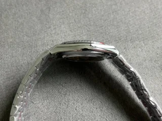 Rolex Land-Dweller 36 mm Stainless Steel (2025) - Image 4