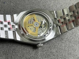 Rolex Land-Dweller 40 mm Ice Blue Dial (2025) - Image 8