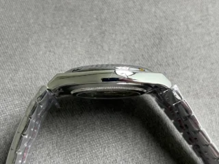 Rolex Land-Dweller 40 mm Stainless Steel (2025) - Image 8