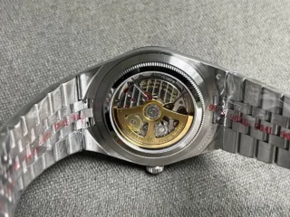 Rolex Land-Dweller 40 mm Stainless Steel (2025) - Image 4