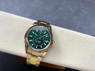 Alternative view of Rolex Sky-Dweller Green Dial 336938 (Oyster)