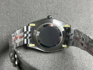 Datejust 41 Green Ombré Dial (2026) Jubilee (side view)