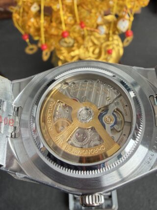 Superclone Rolex Land-Dweller White Honeycomb-Motif Dial 40mm - Image 4